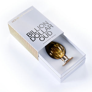 House of Fanatics - Billion Dollar Oud elegant verpackter Flakon in goldbrauner Tropfenform mit glänzendem Sockel in edler Schachtel