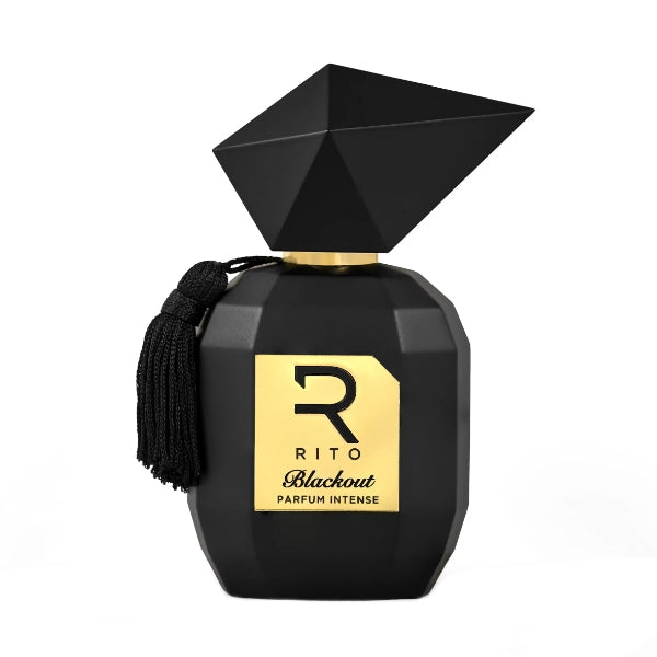 Rito - Blackout elegante schwarze Flasche mit facettiertem Verschluss und goldfarbenem Label vor weißem Hintergrund