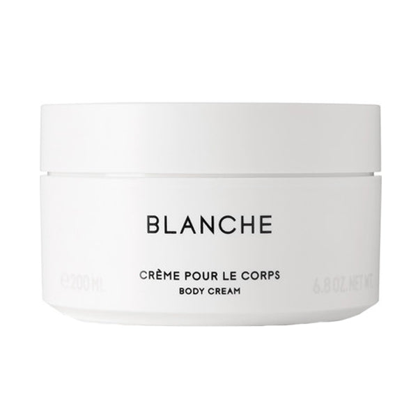 Byredo - Blanche - Body Cream im minimalistischen weißen Tiegel mit schlichter schwarzer Schrift auf hellem Hintergrund