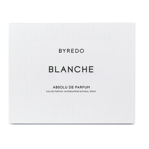 Byredo - Blanche - Absolu de Parfum Verpackung in elegantem Weiß mit schlichter, klarer Schriftgestaltung