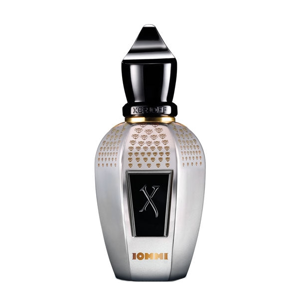 Xerjoff - Blends - Tony Iommi Parfumflakon in silberner Optik mit schwarzem Verschluss vor weißem Hintergrund