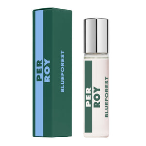 Perroy Parfum - Blue Forest schlichter Flakon mit silbernem Deckel und dunkelgrüner Verpackung vor weißem Hintergrund