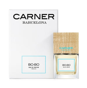 Carner Barcelona - Mediterranean Collection - Bo-Bo Parfumflakon mit hellem Holzdeckel und klarer Glasverpackung