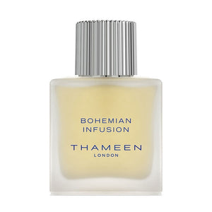 Thameen - Britologne Collection - Bohemian Infusion zeigt klaren, quadratischen Flakon mit silbernem gerilltem Verschluss und schlichter Beschriftung