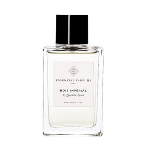 Essential Parfums - Bois Impérial klarer Flakon mit schwarzem Deckel und minimalistischem Etikett auf weißem Hintergrund