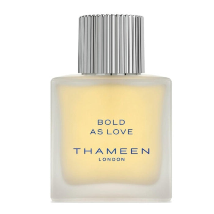 Thameen - Britologne Collection - Bold as Love Parfümflakon mit mattiertem Glas und silbernem geriffeltem Verschluss vor weißem Hintergrund