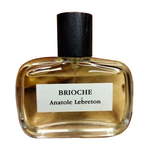 Anatole Lebreton - Brioche Duftflakon mit schlichtem Etikett und schwarzem Verschluss vor weißem Hintergrund