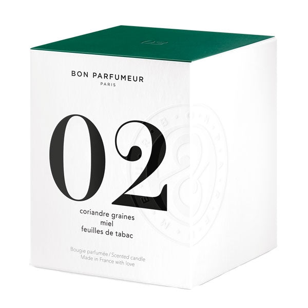 Bon Parfumeur - Candle 02 elegante weiße Verpackung mit schwarzer Typografie und grünem Deckel in minimalistischer Gestaltung