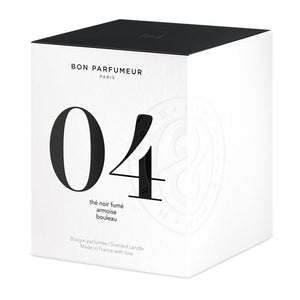 Bon Parfumeur - Candle 04 weiße Verpackung mit schwarzer Zahl und dezentem Design vor hellem Hintergrund