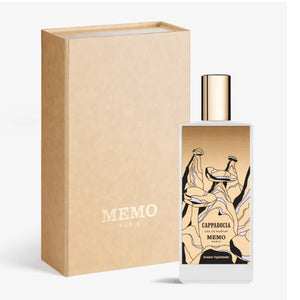 Memo Paris - Cappadocia Parfumflakon mit goldfarbenem Verschluss und illustrativem Pilzdesign vor hellem Hintergrund