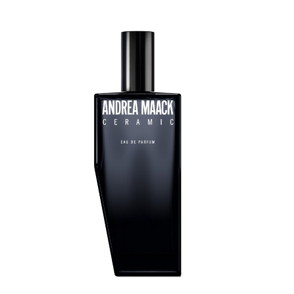 Andrea Maack Parfums - Ceramic eleganter schwarzer Parfumflakon mit klarer Typografie auf weißem Hintergrund