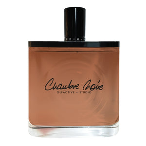 Olfactive Studio - Chambre Noire Parfumflakon in schlichtem Glas mit schwarzem Verschluss und bernsteinfarbener Flüssigkeit