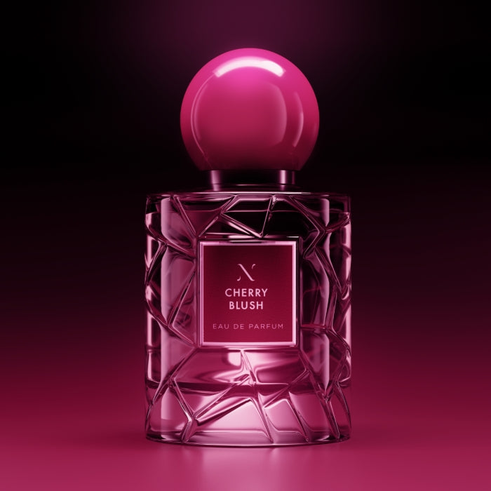 Les Sœurs de Noé - Cherry Blush Parfumflakon mit organischer Facettierung und auffälligem rundem Verschluss in Kirschrot