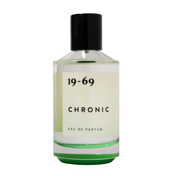 19-69 - Chronic Parfumflakon mit klarer Flüssigkeit und schlichtem Etikett vor weißem Hintergrund