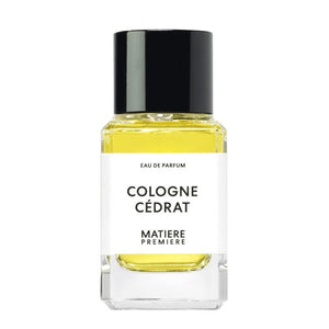 Matière Première - Cologne Cédrat zeigt klaren Flakon mit gelbem Parfum und schlichtem Etikett mit schwarzem Verschluss