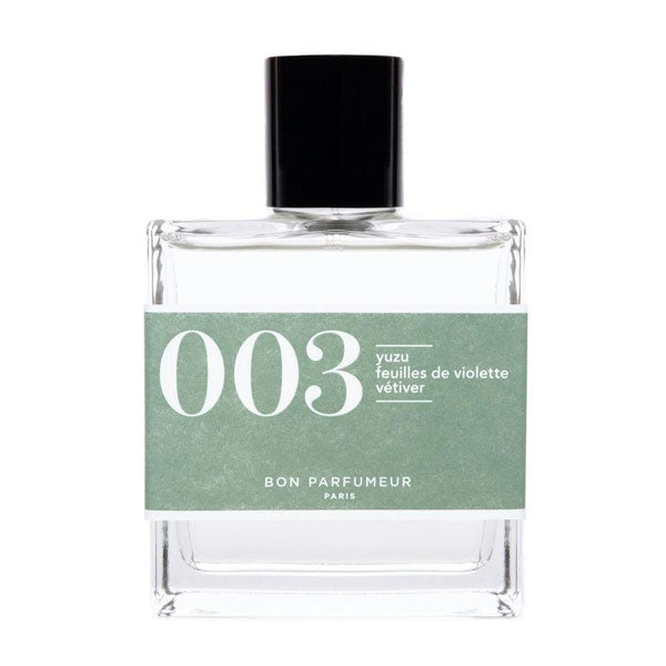 Bon Parfumeur - Les Classiques - 003 Parfumflakon mit grünem Etikett und schwarzem Verschluss vor weißem Hintergrund
