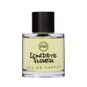 Atelier PMP - Concrete Flower Parfumflakon mit klarem Glas, schwarzem Schraubverschluss und hellgelber Flüssigkeit vor weißem Hintergrund