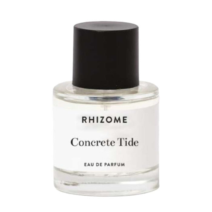 Rhizome - Concrete Tide Parfumflakon mit klarem Glas und schlichtem weißen Etikett vor weißem Hintergrund