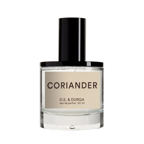 D.S. & Durga - Coriander Parfümflakon mit schlichtem Etikett und schwarzem Verschluss vor weißem Hintergrund
