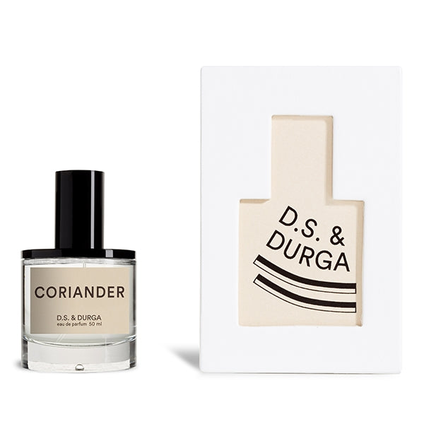 D.S. & Durga - Coriander Parfümflakon mit schwarzem Verschluss und minimalistischer Verpackung vor weißem Hintergrund