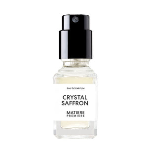 Matière Première - Crystal Saffron zeigt kleinen Flakon mit schwarzem Zerstäuber und hellem Duft vor weißem Hintergrund