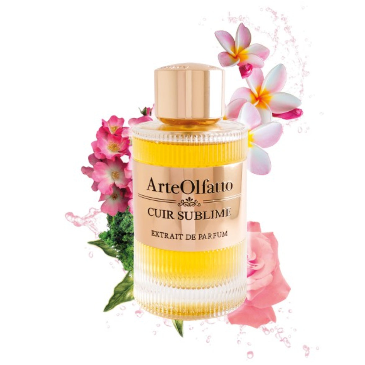 ArteOlfatto - Cuir Sublime Parfümflakon mit goldfarbenem Verschluss vor zarten Blumenarrangements