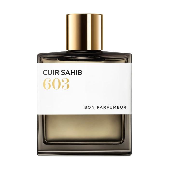 Bon Parfumeur - Les Extraits - 603 Cuir Sahib Parfumflakon mit goldenem Verschluss und minimalistischer weißer Etikettierung