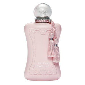 Parfums de Marly - Delina Exclusif pinker Flakon mit silberner Kappe und dekorativer Quaste vor weißem Hintergrund