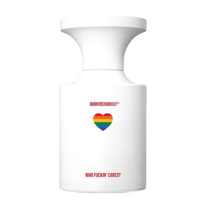BORNTOSTANDOUT - Dirty Rainbow weißer Flakon mit Regenbogenherz und provokantem Schriftzug minimalistisch vor weißem Hintergrund