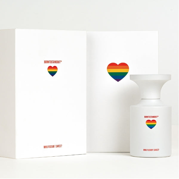 BORNTOSTANDOUT - Dirty Rainbow Parfum mit weißem Flakon und Verpackung, minimalistisch mit Regenbogenherz gestaltet