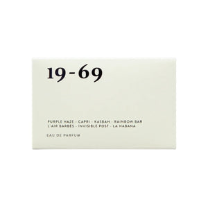 19-69 - Discovery Set 1 weiße Verpackung mit minimalistischer Schrift und Namen der enthaltenen Düfte auf Vorderseite