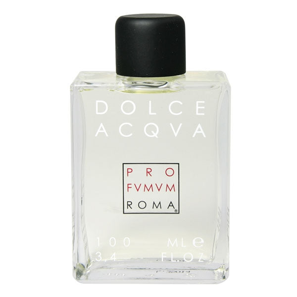 Profumum Roma - Dolce Acqua Parfumflakon mit schlichtem rechteckigem Design und schwarzem Verschluss vor weißem Hintergrund