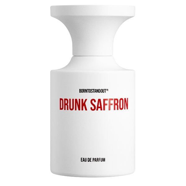 BORNTOSTANDOUT - Drunk Saffron Parfumflakon in mattem Weiß mit roter Schrift vor weißem Hintergrund