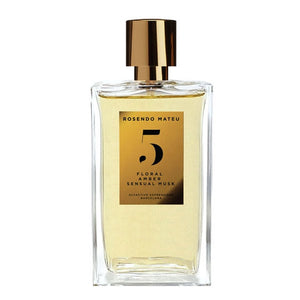 Rosendo Mateu - Olfactive Expressions - 5 Parfumflakon mit goldfarbenem Etikett und Verschluss vor weißem Hintergrund