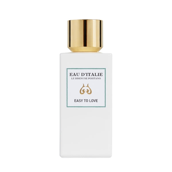 Eau d'Italie - Easy to Love Parfum in elegantem weißem Flakon mit goldenem Verschluss vor schlichtem Hintergrund