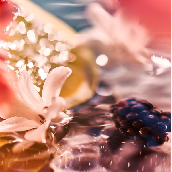 Roja Parfums - Elysium Eau de Parfum - Pour Femme sanfte Blüten und Beeren in stimmungsvollem Lichtspiel