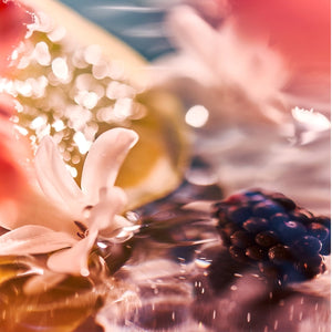 Roja Parfums - Elysium Eau de Parfum - Pour Femme sanfte Blüten und Beeren in stimmungsvollem Lichtspiel