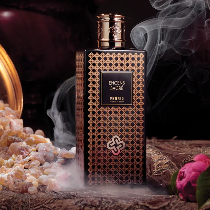 Perris Monte Carlo - Encens Sacré Parfümflakon mit filigranem goldenen Muster und mystischem Weihrauch-Dekor in edlem Schwarz