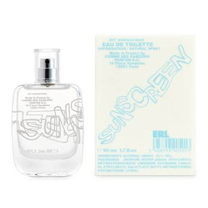 Comme des Garçons - ERL Sunscreen klarer Glasflakon mit schwarzem Sprühkopf neben weißer Verpackung mit blauer Schrift
