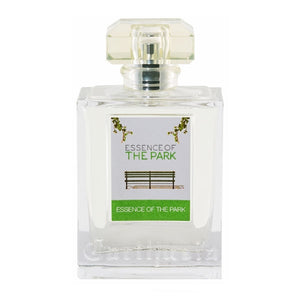 Carthusia - Essence of the Park Parfumflakon mit klarer rechteckiger Form und grünem Etikett vor weißem Hintergrund