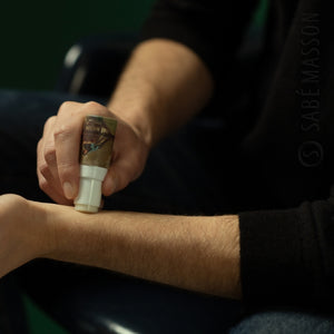 Sabé Masson - Et revenir à Soi - Solid Soft Perfume wird vom Handgelenk aus aufgetragen, warm und natürlich duftend