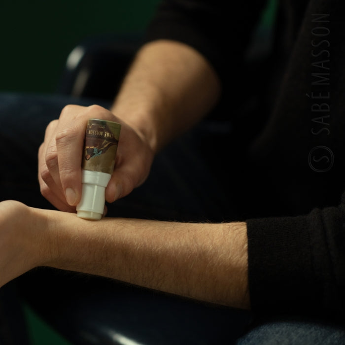 Sabé Masson - Et revenir à Soi - Solid Soft Perfume wird vom Handgelenk aus aufgetragen, warm und natürlich duftend
