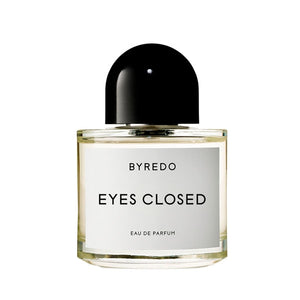 Byredo - Eyes Closed Parfumflakon mit klarem Glas und schwarzem, abgerundetem Verschluss vor weißem Hintergrund