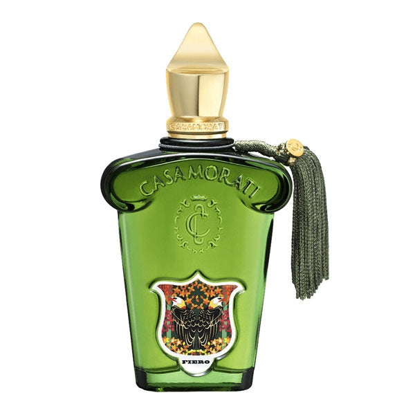 Xerjoff - Casamorati 1888 - Fiero grüner Flakon mit goldfarbenem Verschluss und dekorativer Quaste vor weißem Hintergrund