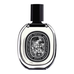 Diptyque - Fleur de Peau Flakon mit schwarzem Etikett und schlichtem schwarzem Verschluss vor weißem Hintergrund