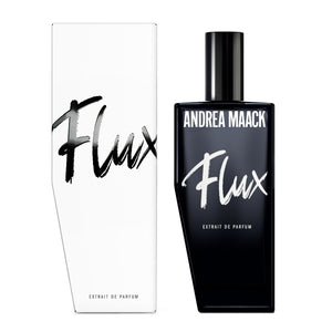 Andrea Maack Parfums - Flux schwarzer Flakon mit weißem Schriftzug neben schlicht weißer Verpackung