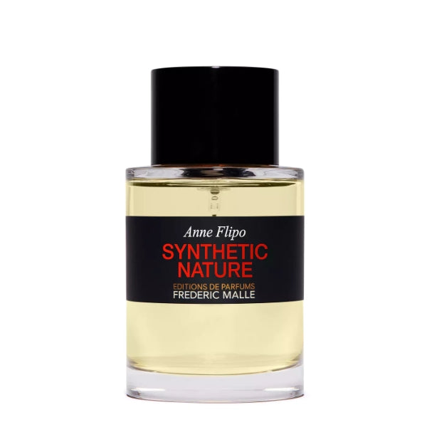 Frédéric Malle - Synthetic Nature Parfumflakon mit klarem Glas, schwarzem Etikett und schlichtem Design vor weißem Hintergrund