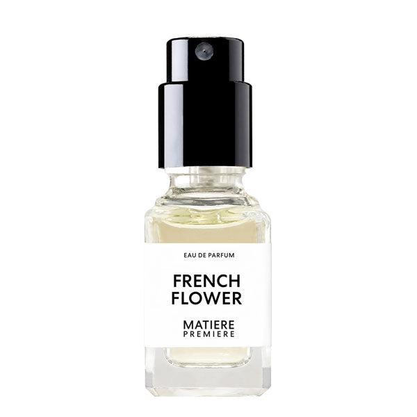 Matière Première - French Flower zeigt kleinen Flakon mit schwarzem Zerstäuber und hellem Parfumöl vor weißem Hintergrund