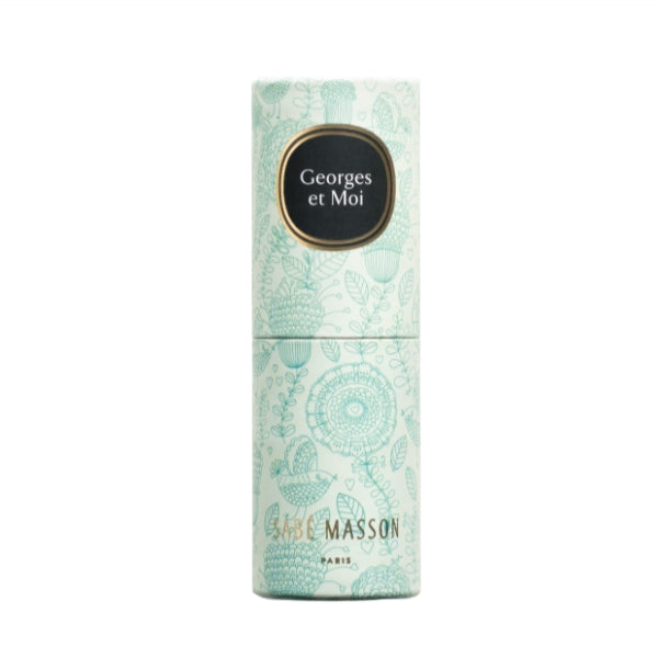 Sabé Masson - Georges et Moi - Solid Soft Perfume in zart grün gemusterter Verpackung mit elegantem Logo auf weißem Hintergrund