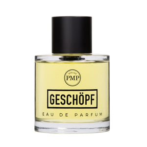 Atelier PMP - Geschöpf Parfumflakon mit klarem Glas, schwarzem Deckel und gelblicher Flüssigkeit vor weißem Hintergrund